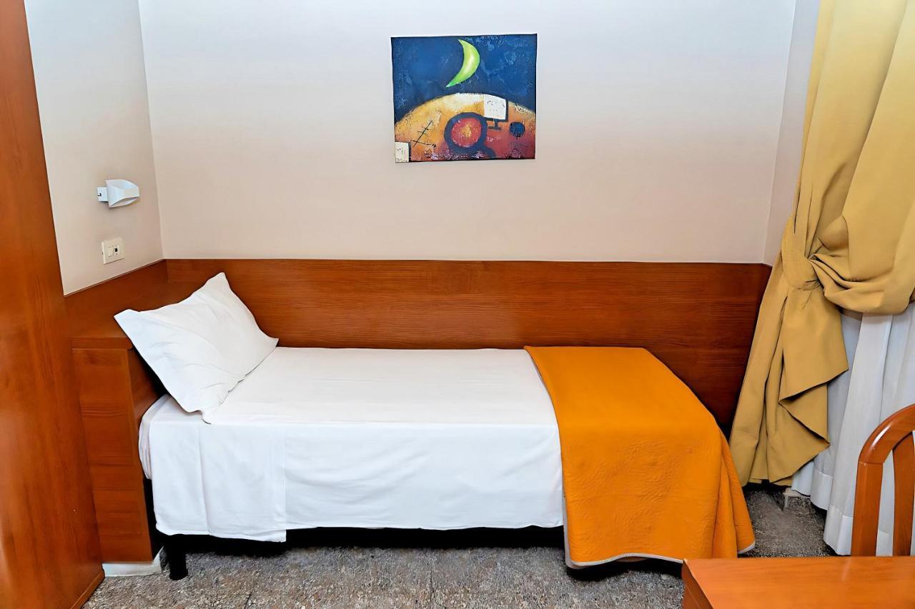 Hotel Cervia Rome Exterior photo