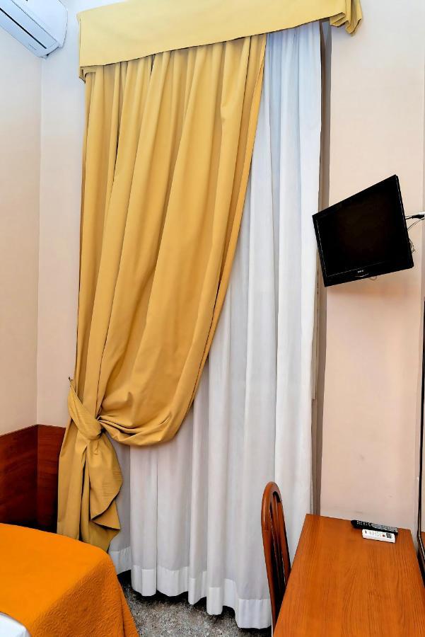 Hotel Cervia Rome Exterior photo