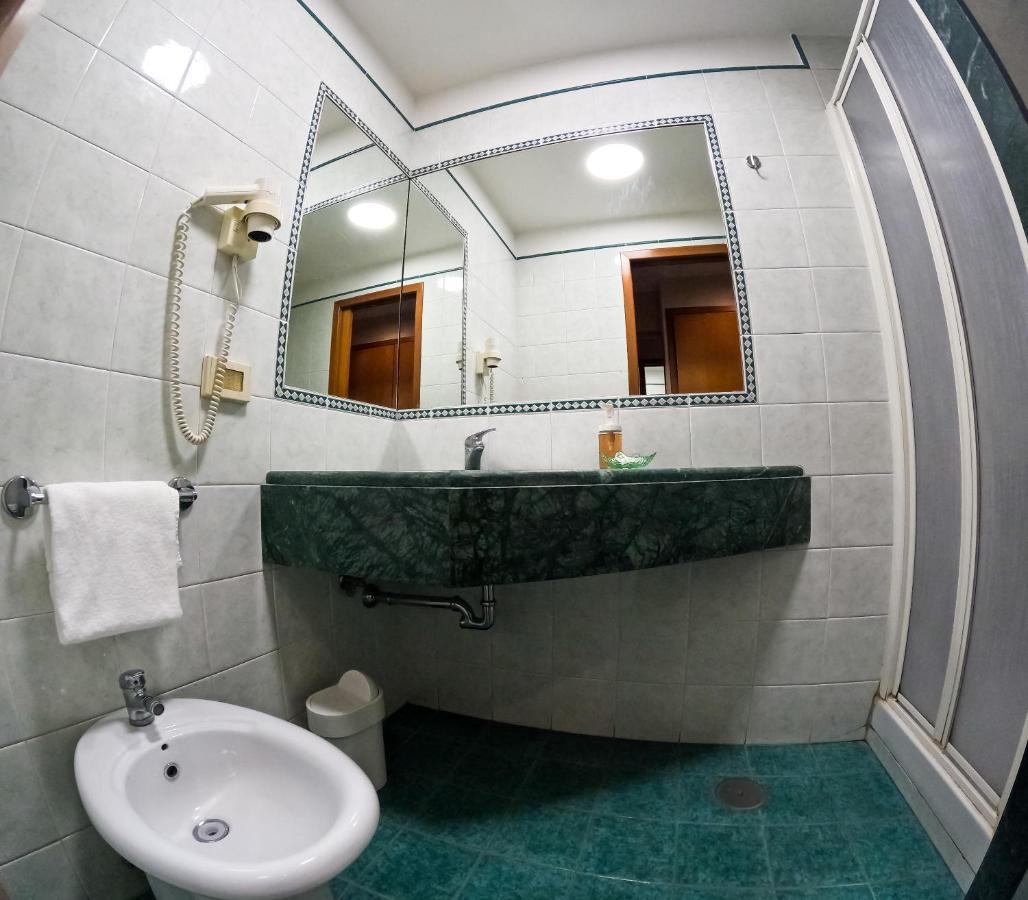 Hotel Cervia Rome Exterior photo