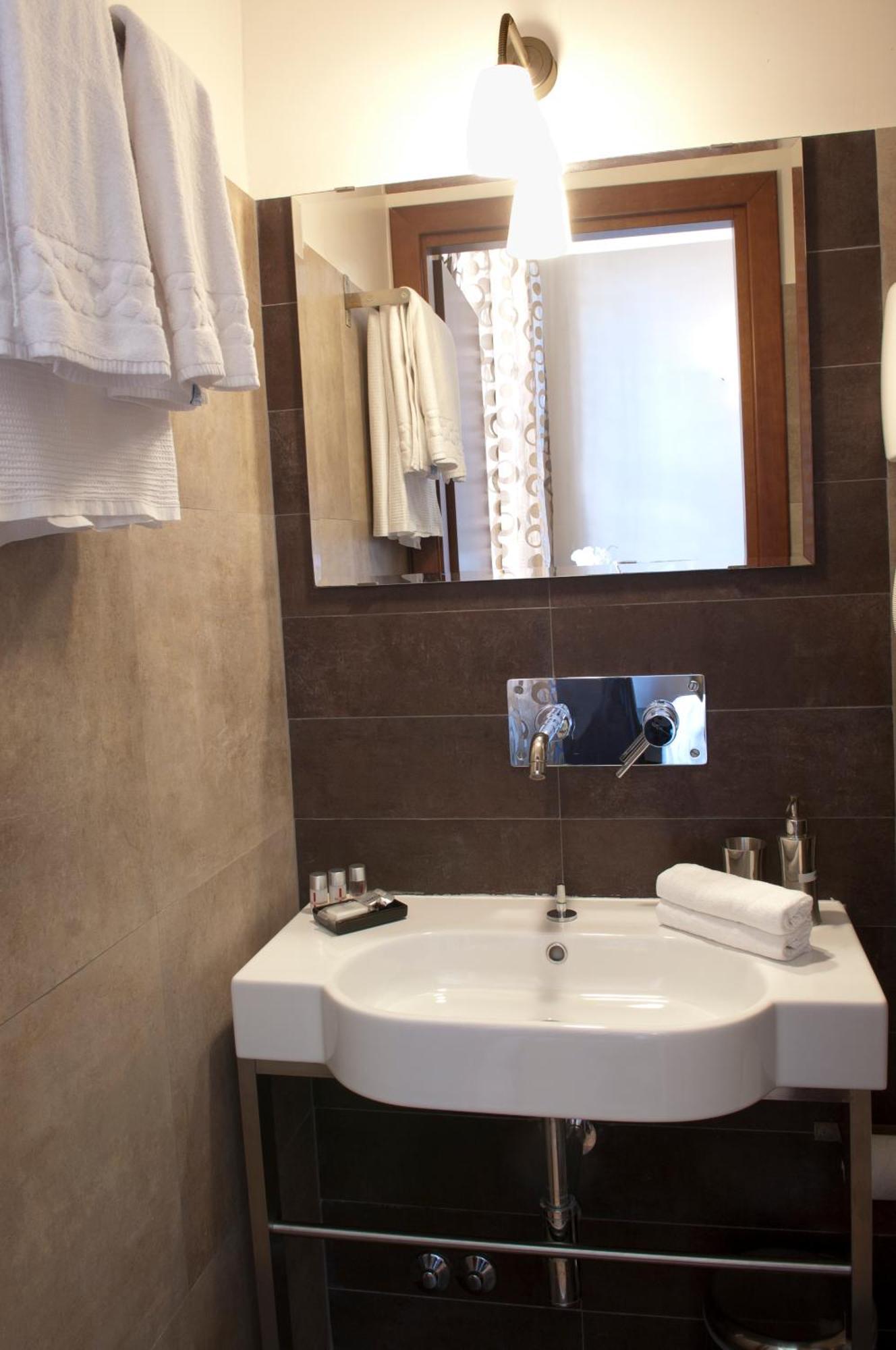 Hotel Cervia Rome Exterior photo